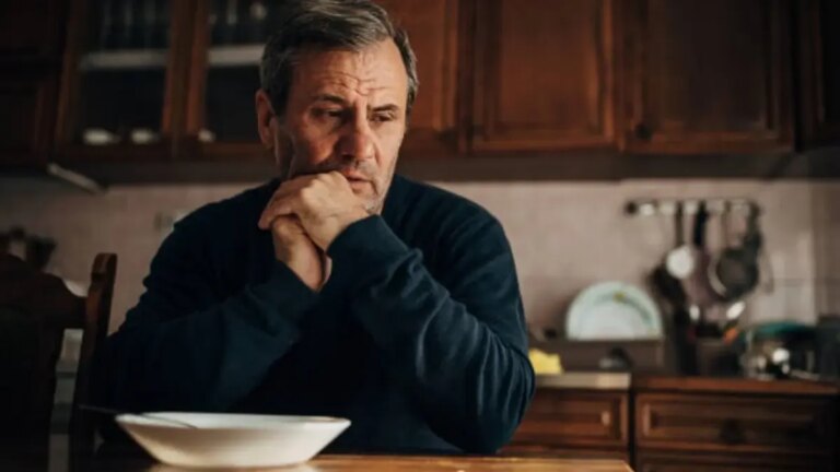 Qué significa que una persona nunca quiera compartir su comida, según la psicología