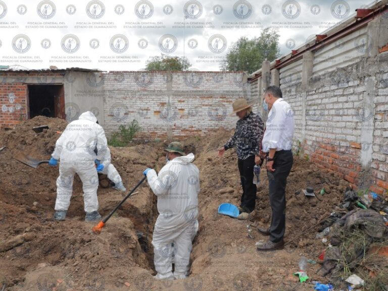 Revela fiscalía de Guanajuato que exhumaron 32 cuerpos en la Calera Irapuato
