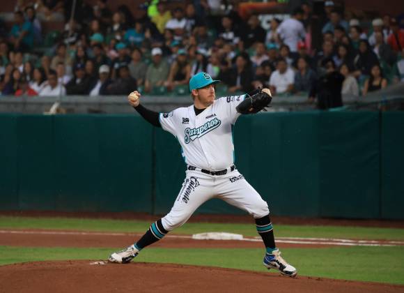 Saraperos cae ante Tecolotes en el segundo juego de la serie; la noche incluyó homenaje a Andrés Mora