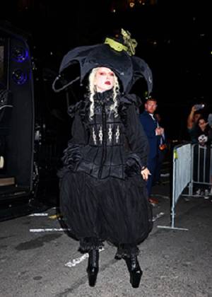 Trae Gaga misterio y ritmo a 'Merlina' con nuevo sencillo