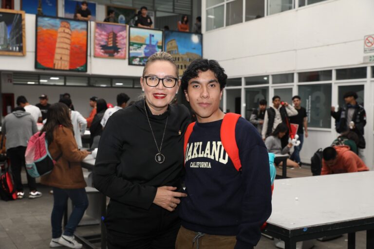 #UMSNH Rectora Yarabí Da La Bienvenida A Los Chavitos De Nuevo Ingreso - Changoonga.com