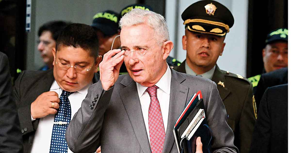 Uribe solicita apelar su condena bajo libertad; enfrenta más indagaciones
