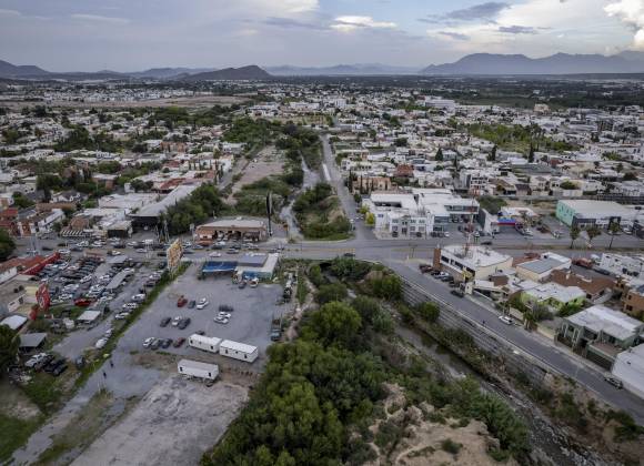 Vecinos del Norte de Saltillo desconfían de autoridades y temen abandono a solución de inundaciones