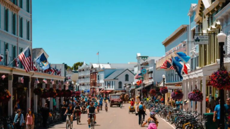 el pueblo de Estados Unidos donde los habitantes se mueven en caballos