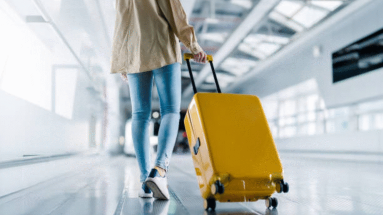 si piensa comprar un boleto de avión, debe prestar atención a estos 3 consejos