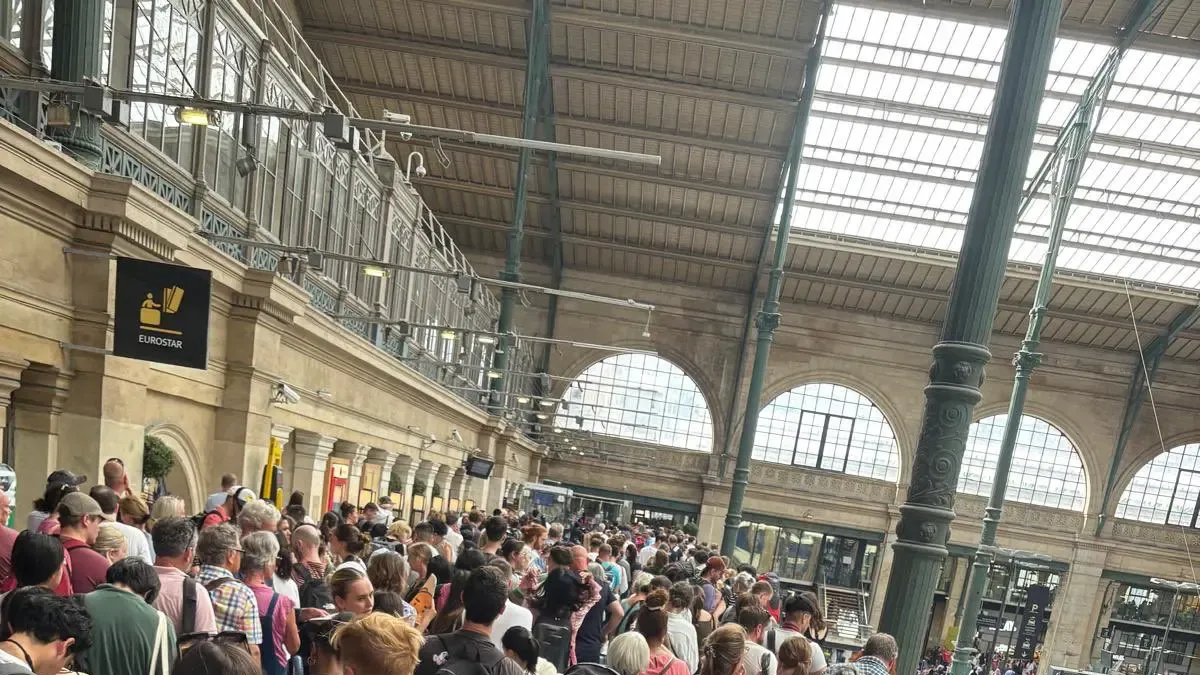suspenden al menos 17 servicios entre París, Londres y Bruselas por problema eléctrico