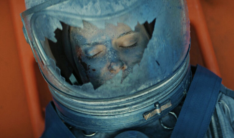un thriller de ciencia ficción cargado de misterio y con un posible extraterrestre
