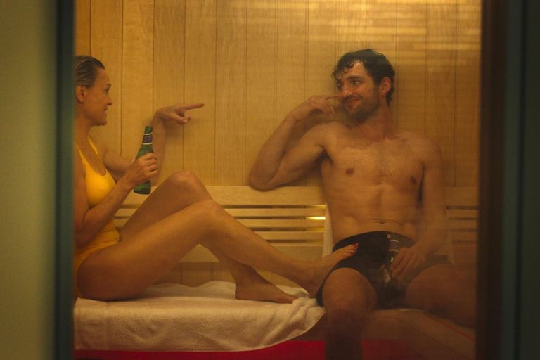Crítica de "La nova": la familia es un ring y Robin Wright no piensa perder contra Olivia Cooke