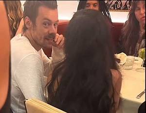 Harry Styles tiene cita con Zoë Kravitz, ¡y su papá Lenny!