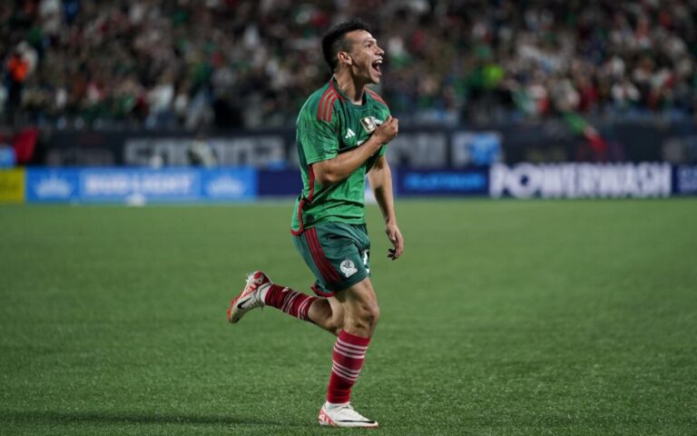 "Hay que trabajar muy duro para hacer un gran Mundial en casa": Chucky Lozano