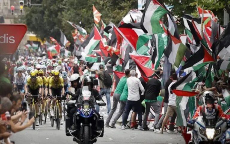 Israel Premier Tech retira nombre de la equipación tras protestas propalestinas | Video