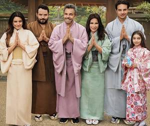 Se reúnen los Derbez para nueva temporada en Japón