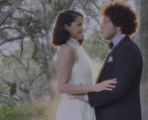 Selena Gomez dice 'sí, acepto' a Benny Blanco en California