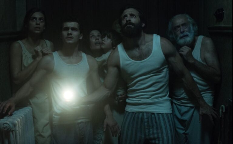 10 películas españolas para estremecerte este Halloween (y dónde verlas)