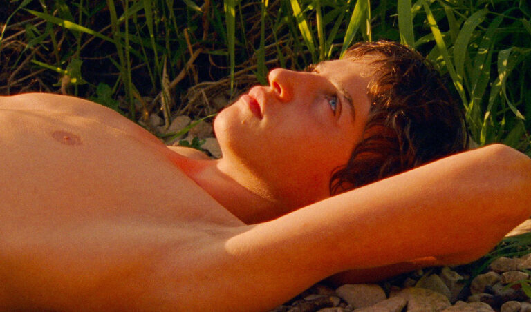 la película que eplora el despertar adolescente en un viaje por el Danubio