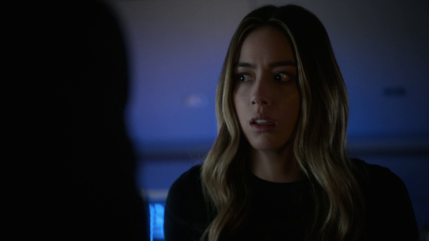 Chloe Bennet y Skylar Astin protagonizarán la comedia de terror Nice People