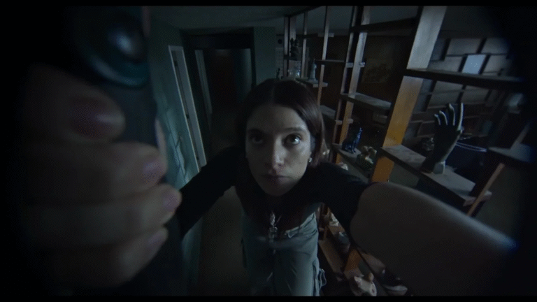 Crítica a No me sigas, el fallido debut en español de Blumhouse