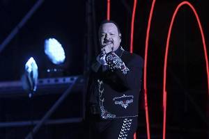 Cantarán Pepe Aguilar y Gloria Estefan en los Latin Grammy