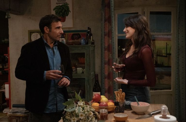 Crítica de “LocaMente”: Paolo Genovese y una comedia romántica con las emociones de protagonistas