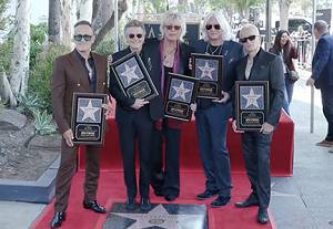 Honran a Def Leppard con su estrella en Paseo de Hollywood