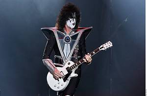 Investigan muerte de Ace Frehley, guitarrista de KISS