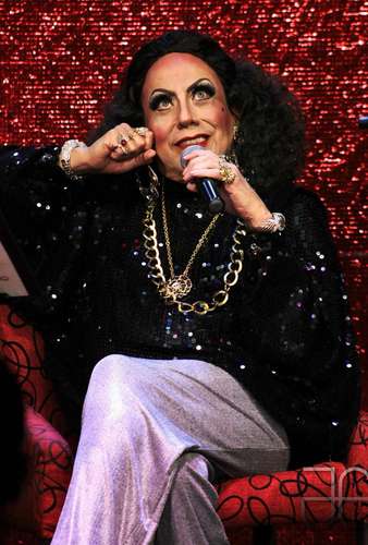 Tito Vasconcelos regresa con el cabaret Mariposa de bar