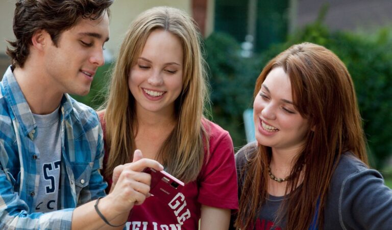 el intento de la secuela por revivir a Las Plásticas